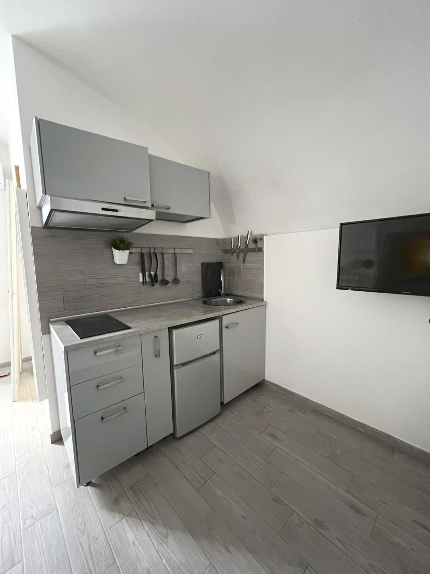 Acquasale Apartment "Altomare" 비에스테 외부 사진